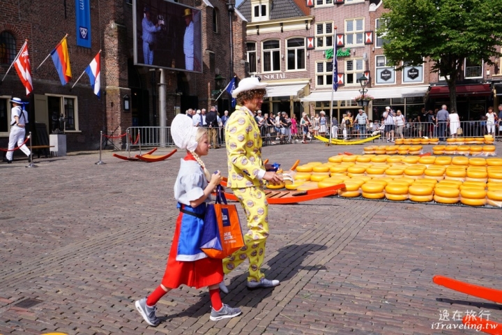 荷蘭｜Alkmaar 阿克馬起司市場‧小鎮參觀 (含交通)