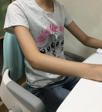 終於購入了孔劉代言的iloom學習成長椅