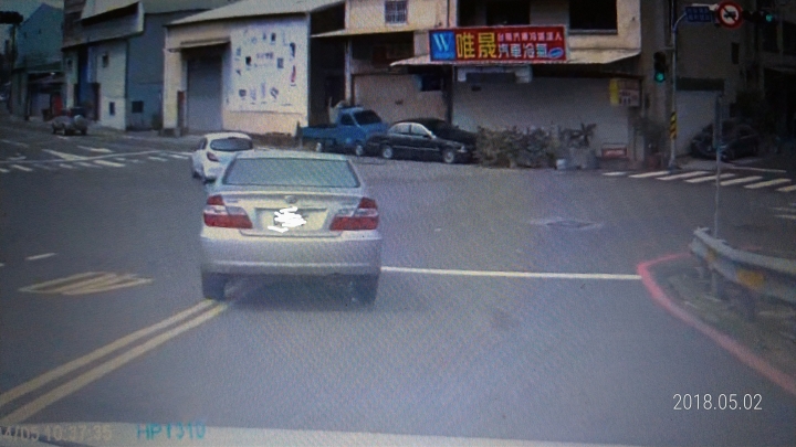 明顯違規，又在幫忙找理由不舉發