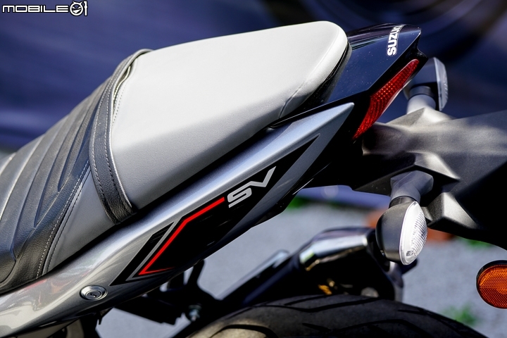 [採訪]V缸復古運動風再起 SUZUKI SV650X ABS 在台上市及 2018 SV650 降價！