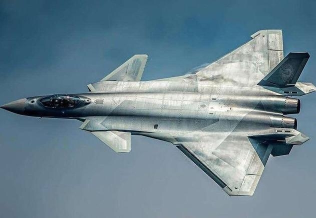 殲20雷達完虐美軍F22，它到底有多厲害？國人都揚眉吐氣了