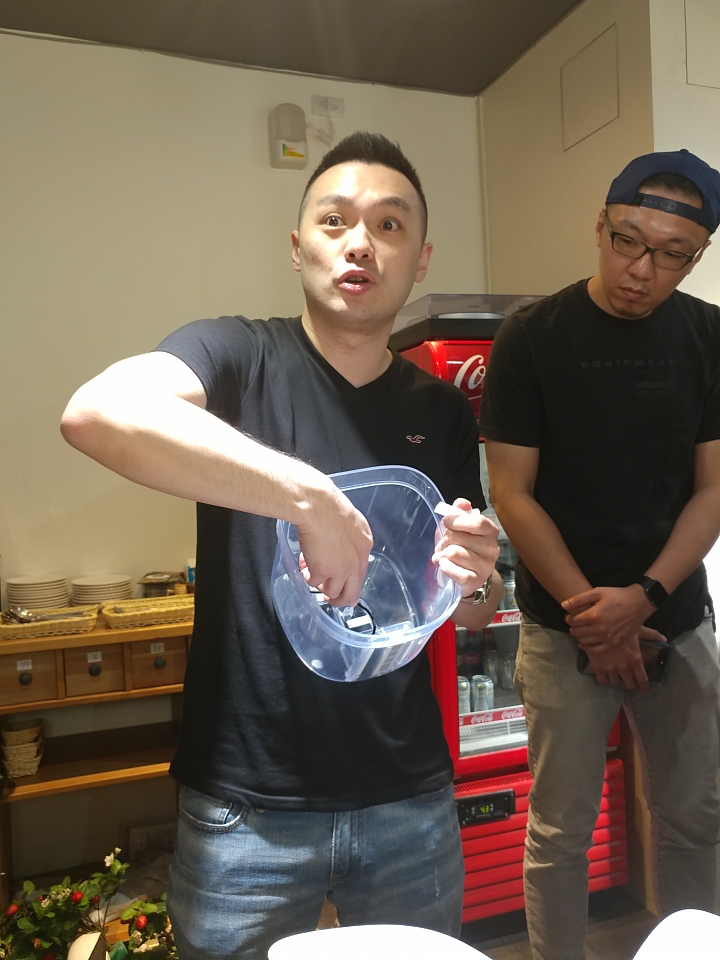 細金A「毛小孩愛喝水了 !」     PETONEER寵物智能飲水機體驗分享