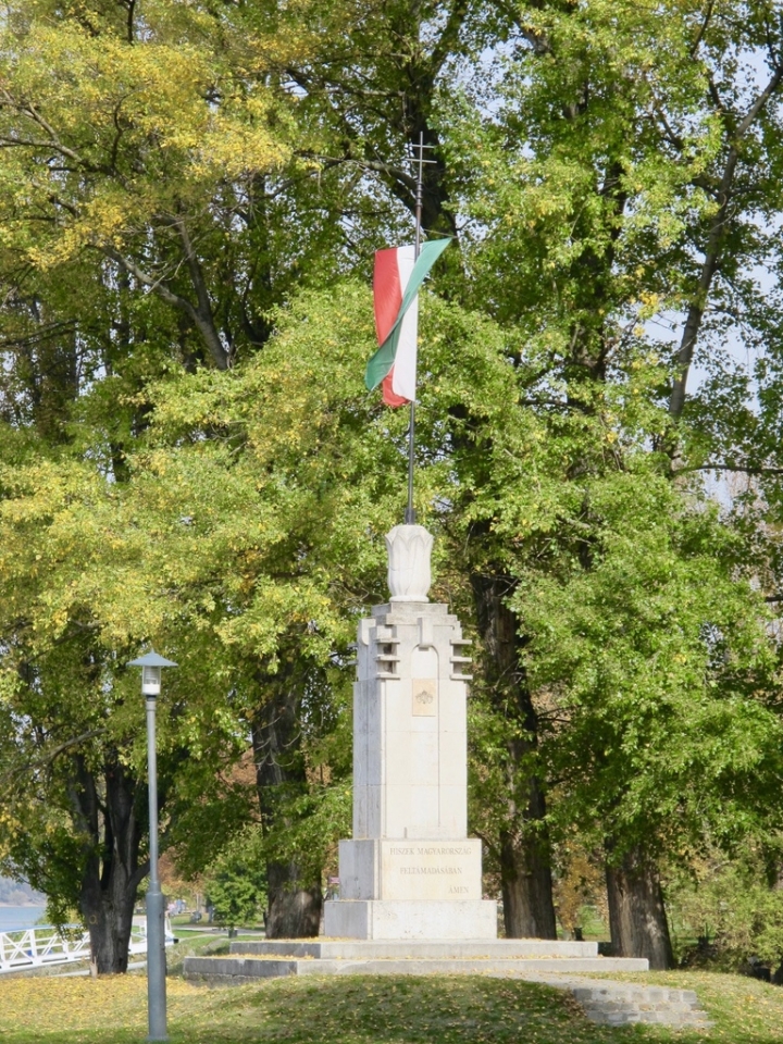 【Hungary.走跳】布達佩斯近郊一日三小鎮旅行(一)斯匈邊境 Esztergom