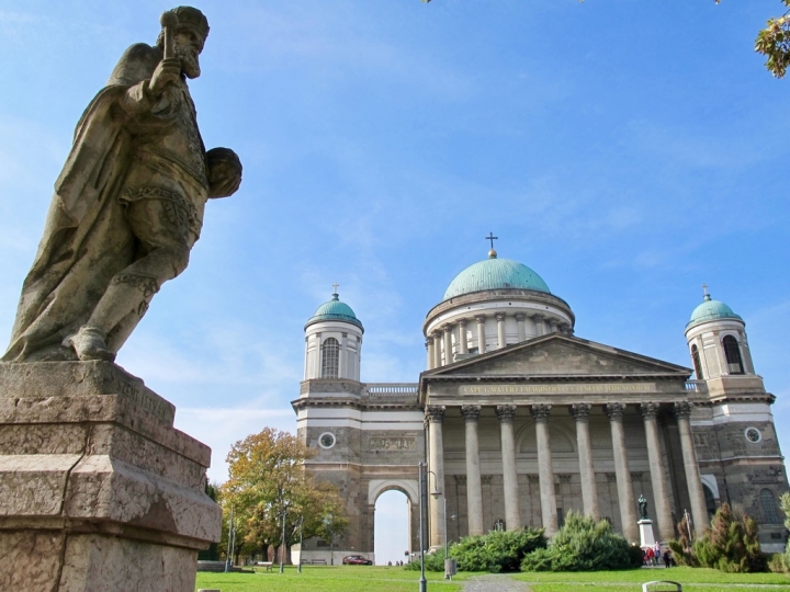 【Hungary．走跳】布達佩斯近郊一日三小鎮旅行(一)斯匈邊境 Esztergom