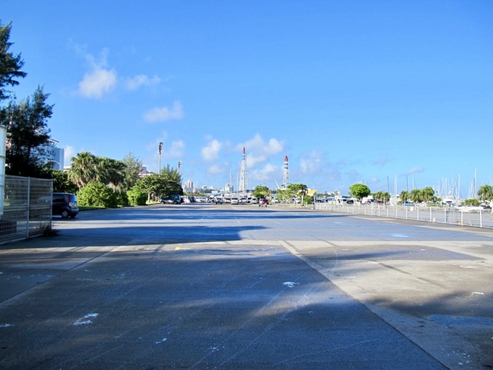 【Okinawa.走跳】沖繩無緣的青之洞窟浮潛:一起跟熱帶魚和鯨鯊游泳