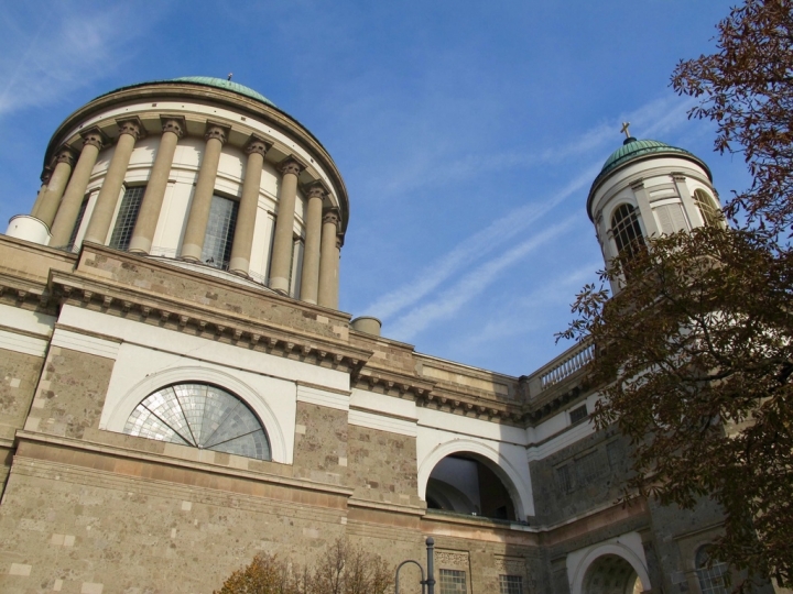 【Hungary．走跳】布達佩斯近郊一日三小鎮旅行(一)斯匈邊境 Esztergom