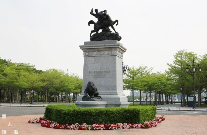 帶你去台灣最美的歐式庭園.全球量最多的小提琴收藏《奇美博物館》