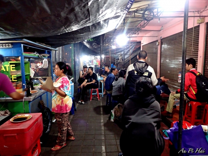 【Bali 峇里島】The Pavilion Kuta 庫塔民宿推薦以及這輩子我吃過最好吃的sate沙爹就在此路邊攤