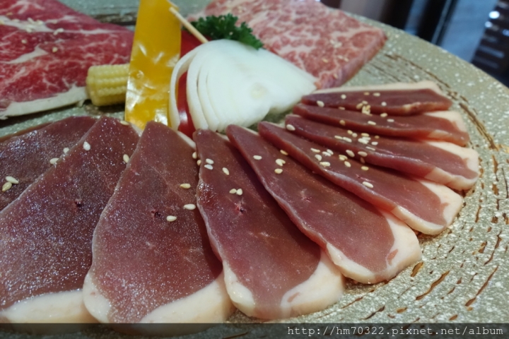 『台中美食』- 西屯區太原路一段.雲火日式燒肉餐廳 / 台中西屯 / 和牛燒烤 / 逢甲夜市 / 母親節