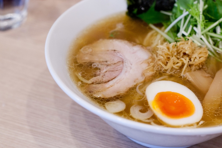 【美食。食記】東京 日暮里 快感冒了?那麼來喝一碗流流汗吧 めん処羽鳥 拉麵 薑 雞湯 推薦