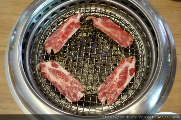 『台中美食』- 西屯區太原路一段.雲火日式燒肉餐廳 / 台中西屯 / 和牛燒烤 / 逢甲夜市 / 母親節