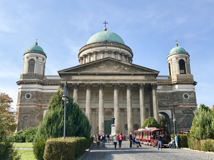 【Hungary．走跳】布達佩斯近郊一日三小鎮旅行(一)斯匈邊境 Esztergom