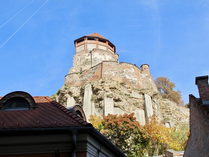 【Hungary．走跳】布達佩斯近郊一日三小鎮旅行(一)斯匈邊境 Esztergom