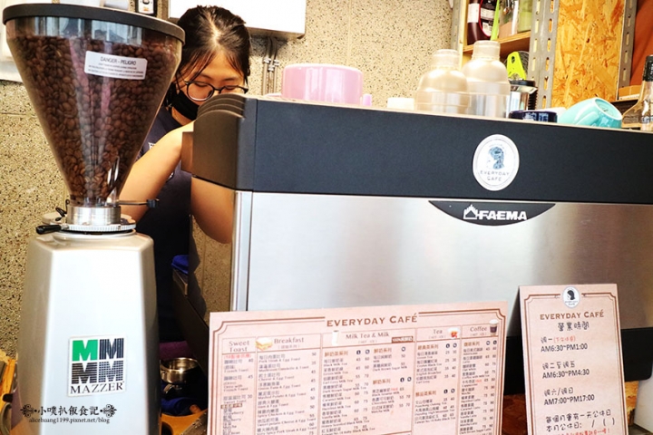 【中和美食】『EVERYDAY CAFE 』近永安市場站/手作吐司/排隊美食/大推國王夜總匯.洋蔥鮪魚蛋.每日肉蛋吐司