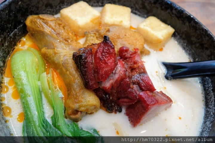 『桃園美食』- 蘆竹區奉化路．小檳城特色南洋麵食 / 南崁 / 巷弄美食 / 食尚玩家