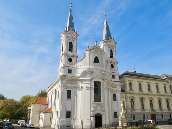 【Hungary．走跳】布達佩斯近郊一日三小鎮旅行(一)斯匈邊境 Esztergom