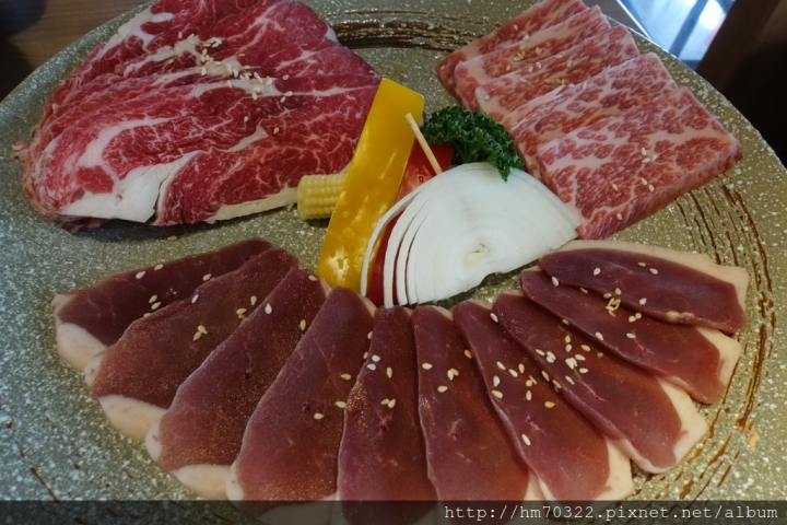 『台中美食』- 西屯區太原路一段.雲火日式燒肉餐廳 / 台中西屯 / 和牛燒烤 / 逢甲夜市 / 母親節