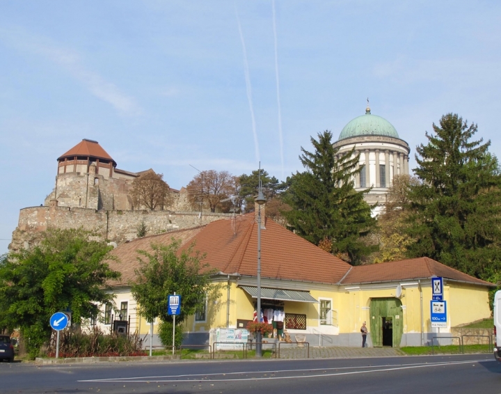 【Hungary．走跳】布達佩斯近郊一日三小鎮旅行(一)斯匈邊境 Esztergom