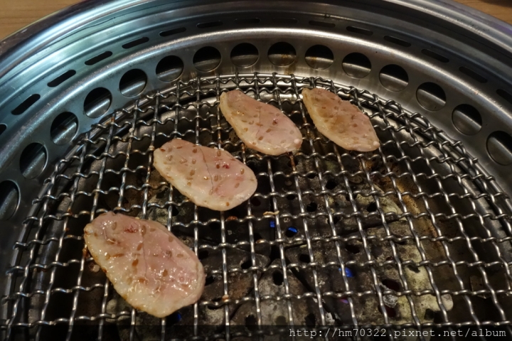 『台中美食』- 西屯區太原路一段.雲火日式燒肉餐廳 / 台中西屯 / 和牛燒烤 / 逢甲夜市 / 母親節
