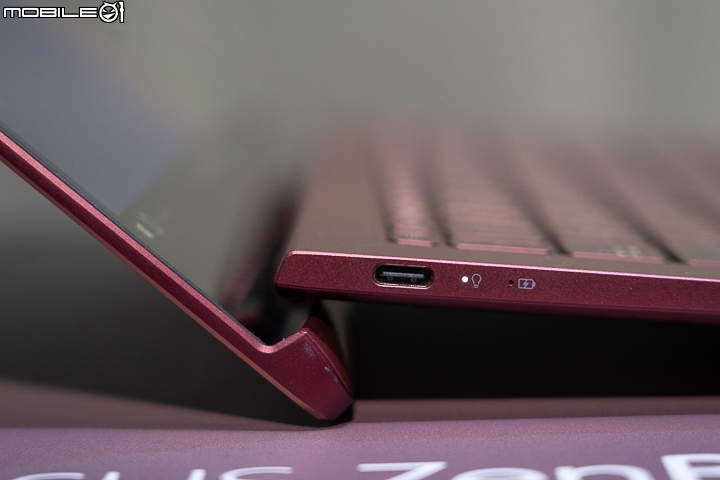 獨創 ScreenPad 智慧裝置 讓 ASUS ZenBook Pro 系列除話題外更具實用性！