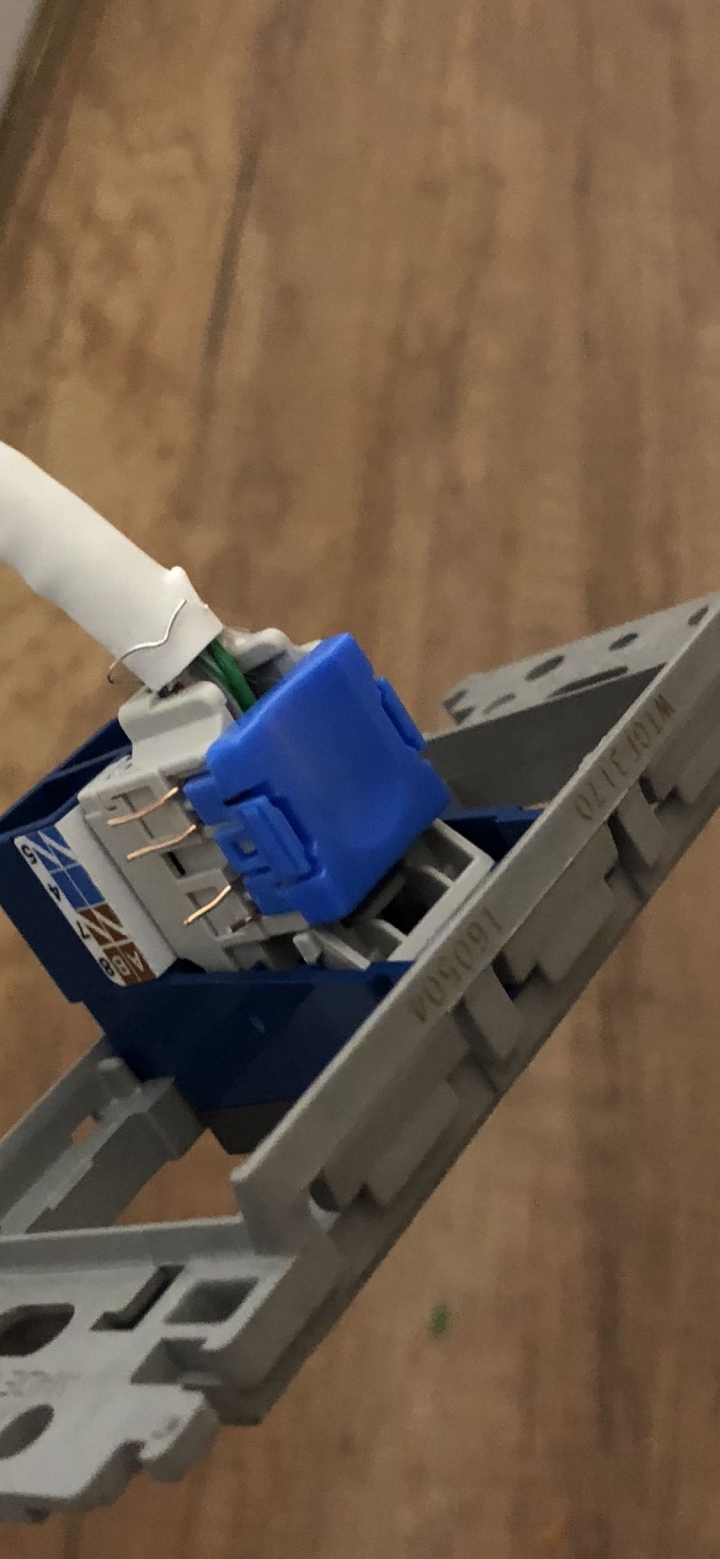 ［請益］CAT6A STP網路線連接資訊座