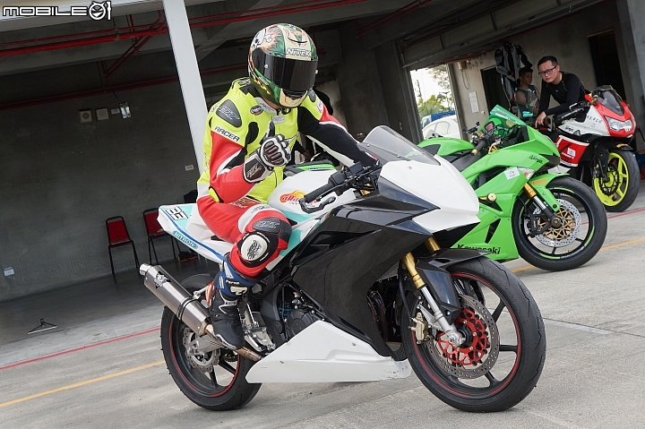 精進賽道騎乘技術！2018 大鵬灣超級摩托車訓練營
