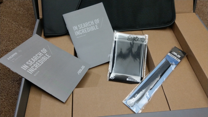 『開箱』輕薄筆電 ASUS Zenbook 13 UX331UAL