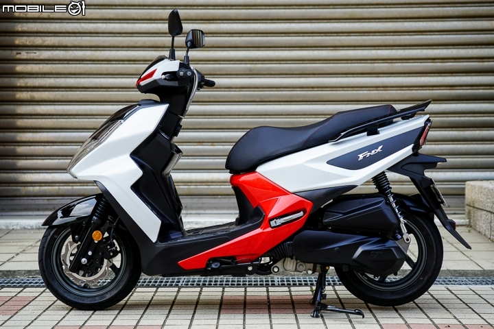 SYM FNX 125試駕 歐風美學科技結晶