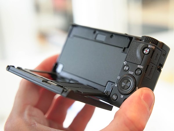 Sony RX100VI 觸控式電子觀景窗 90度下翻 Sony RX100VI 觸控式電子觀景窗 90度下翻