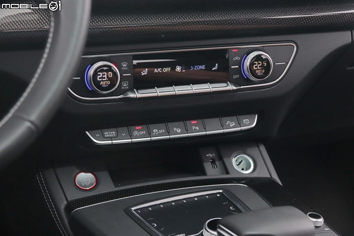 Audi SQ5 三區獨立恆溫空調介面設計 Audi SQ5 三區獨立恆溫空調介面設計