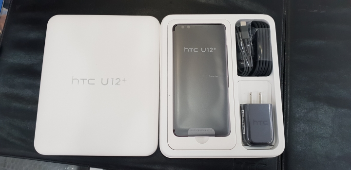 已取貨 U12+紅色(為什麼那麼多人要說htc不好)