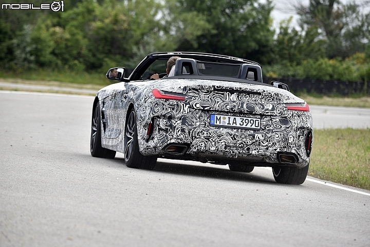BMW Z4偽裝照外觀一覽,新一代美型敞篷跑車即將誕生! BMW Z4偽裝照外觀一覽,新一代美型敞篷跑車即將誕生!