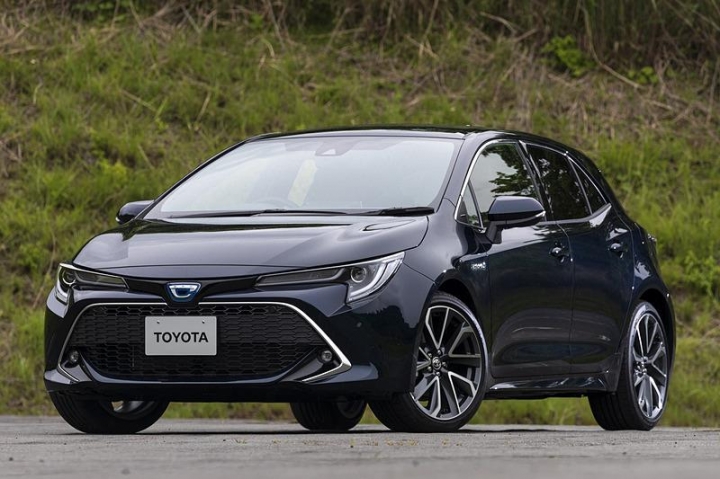 AURIS vs 對手 比較一覽表