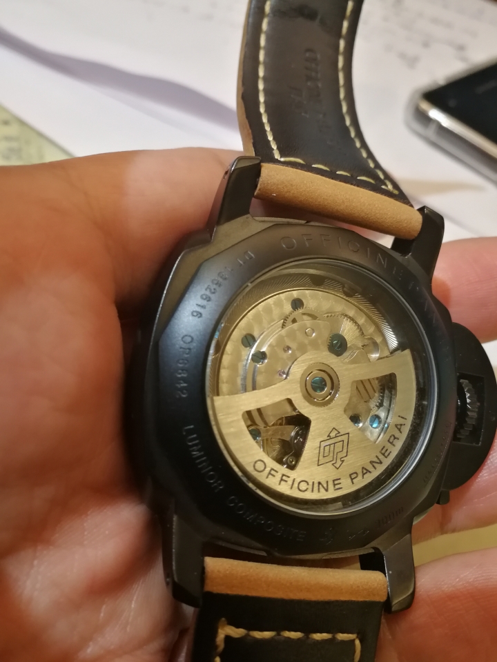 小弟收到一隻錶，能幫忙看真假嗎