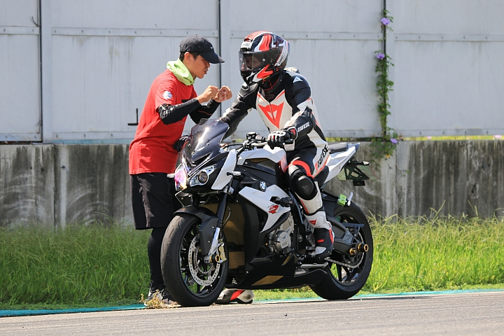 精進賽道騎乘技術！2018 大鵬灣超級摩托車訓練營