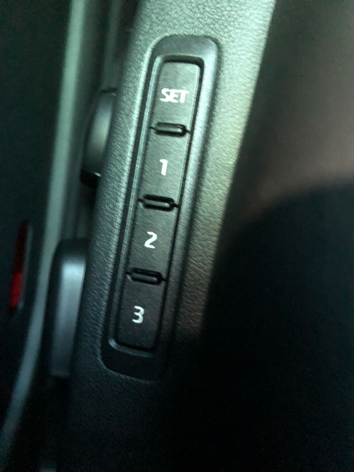 KAROQ小白熊開箱,Peugeot 206感恩謝獅宴