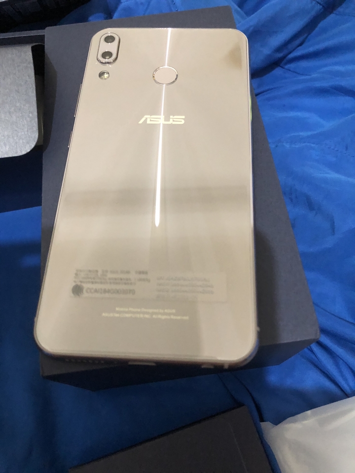 ASUS Zenfone 5z簡易開箱