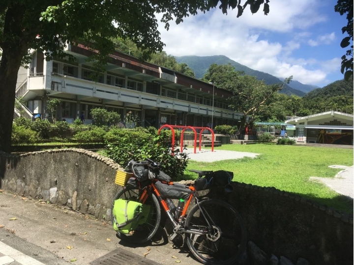 “流浪者日誌” — 盛夏的南澳古道與海蝕洞