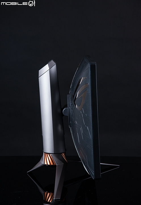華碩ASUS ROG SWIFT PG27UQ電競顯示器試用  G-Sync HDR加上滿滿信仰燈