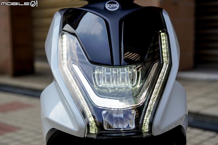 SYM FNX 125試駕 歐風美學科技結晶