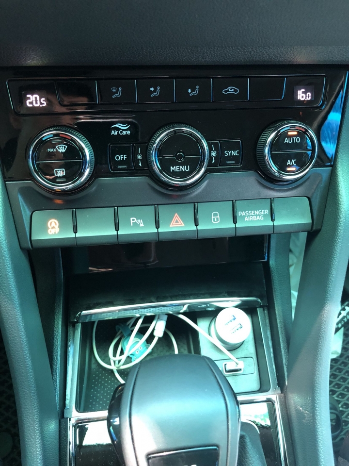 KAROQ小白熊開箱,Peugeot 206感恩謝獅宴