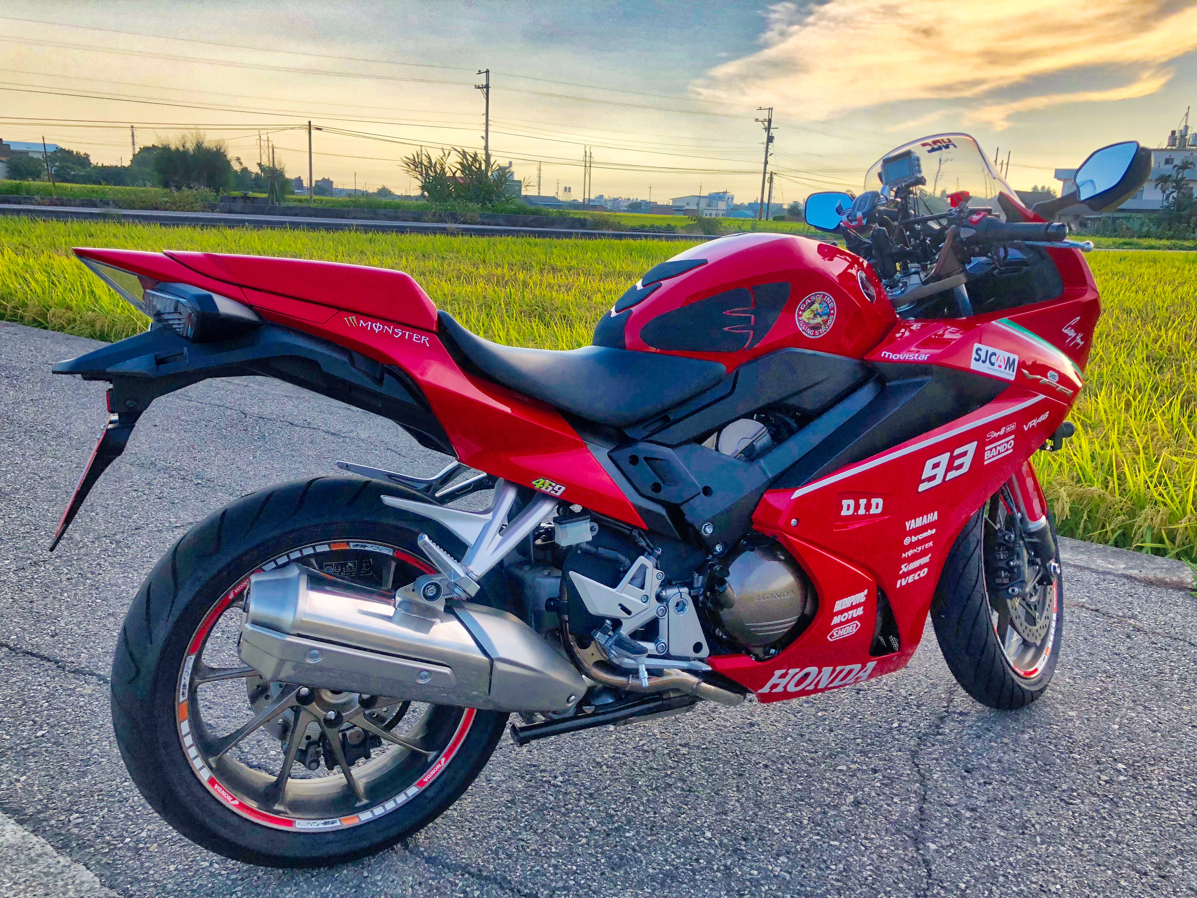 Honda VFR800F 田野遊