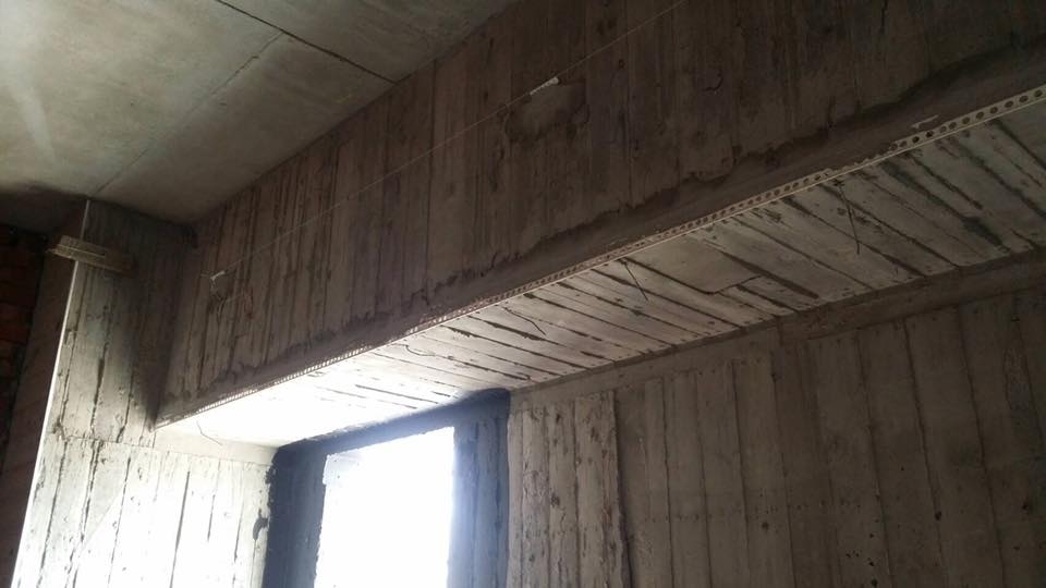 預售屋主臥 床頭壓樑