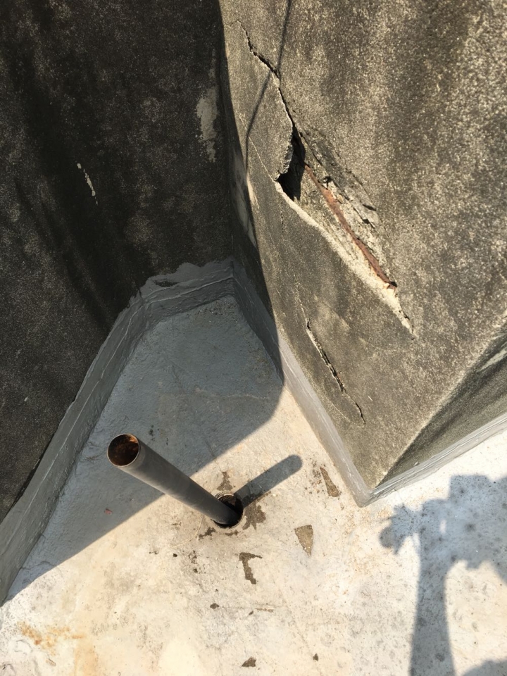 求救!老公寓頂樓漏水問題