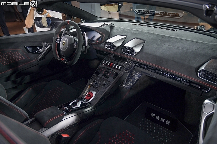 Lamborghini Huracan Performante Spyder 內裝 Lamborghini Huracan Performante Spyder 內裝