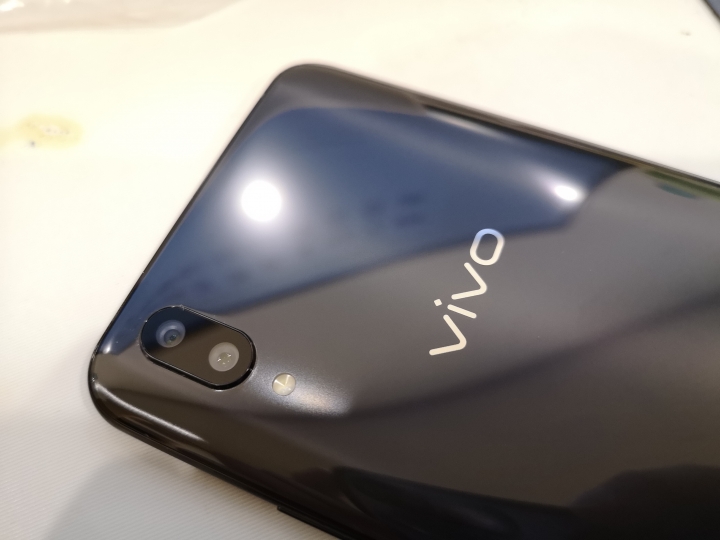 VIVO X21試用 : 十八般武藝的全能拍照手機(內含與NOTE8及U12+拍照比較)