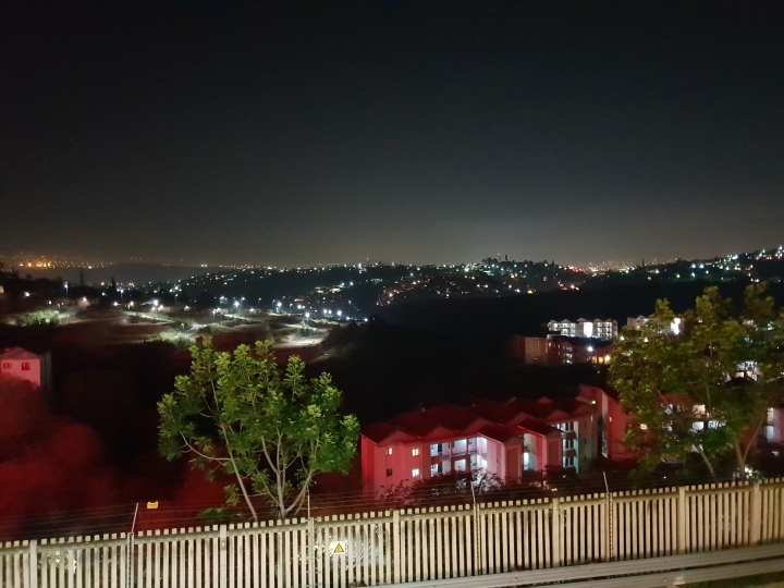 P20pro， s9+ ，iphonex， lg g7  夜拍比較
