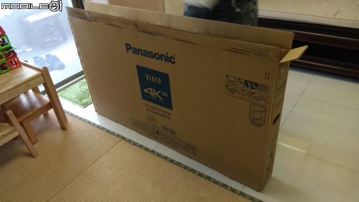 Panasonic TH-49FX700W入手(更新: 護蓋加工挖孔)