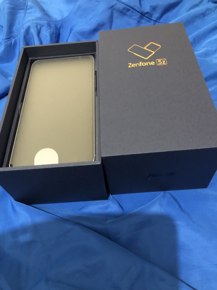 ASUS Zenfone 5z簡易開箱