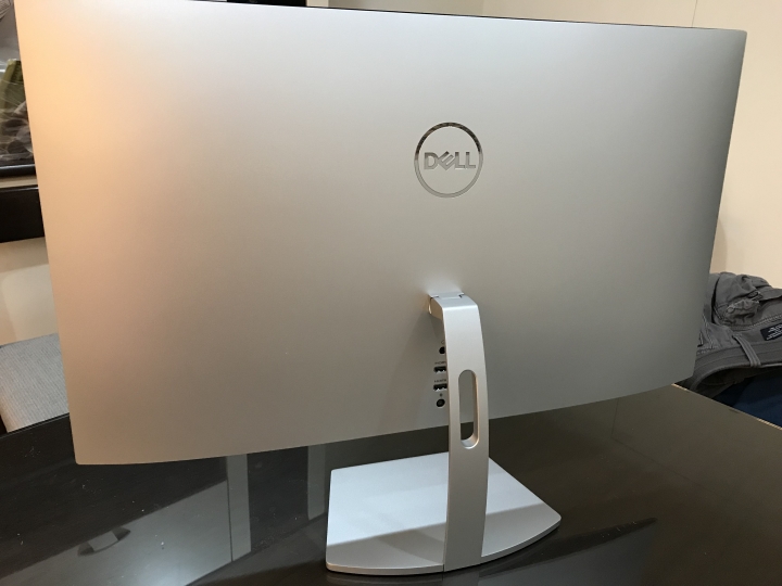 ［簡單開箱］冷門的選擇  DELL S2719DM